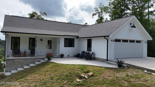 447 John J Smith Rd, Oneida, TN, 37841-7106 | Card Image
