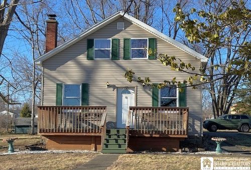 30 Point Dr W, Dunkirk, NY, 14048-1027 | Card Image