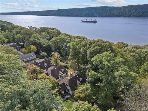 99 Pinecrest Pkwy, Hastings On Hudson, NY, 10706-3703 | Card Image