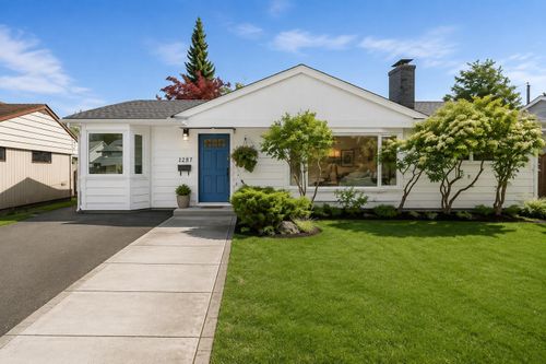 1287 W 15th St, North Vancouver, BC, V7P1N1 | Card Image