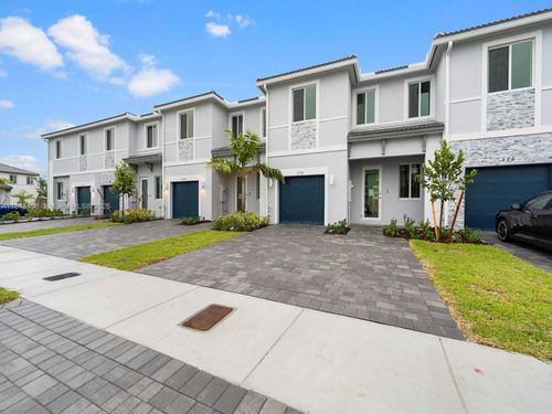 676-676 Se 14th St, Homestead, FL, 33034-3467 | Card Image