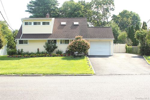 19 Jean Ln, Hartsdale, NY, 10530-1215 | Card Image