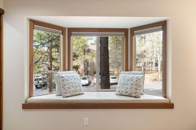 29-Guest BedRoom WindowSeat-JustinEwing_ | Image 29