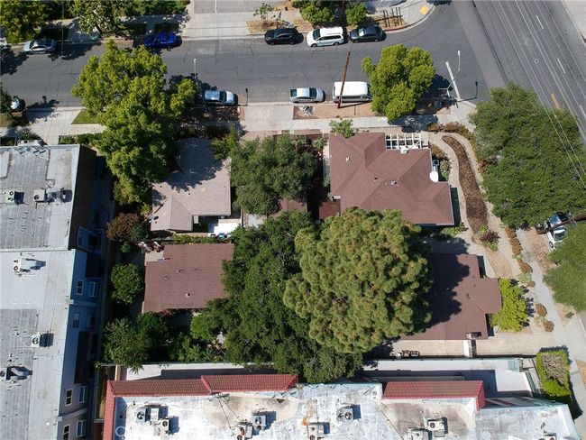241 N Verdugo, Home with 32 bedrooms, 32 bathrooms and 3 parking in Glendale CA | Image 24
