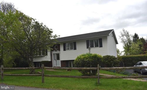 324 California Ave, SHENANDOAH, PA, 17976-1215 | Card Image