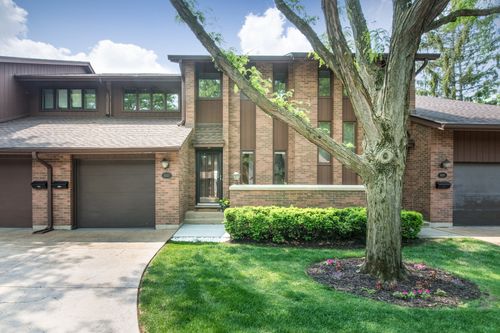 1023 Rene Ct, Park Ridge, IL, 60068-2074 | Card Image