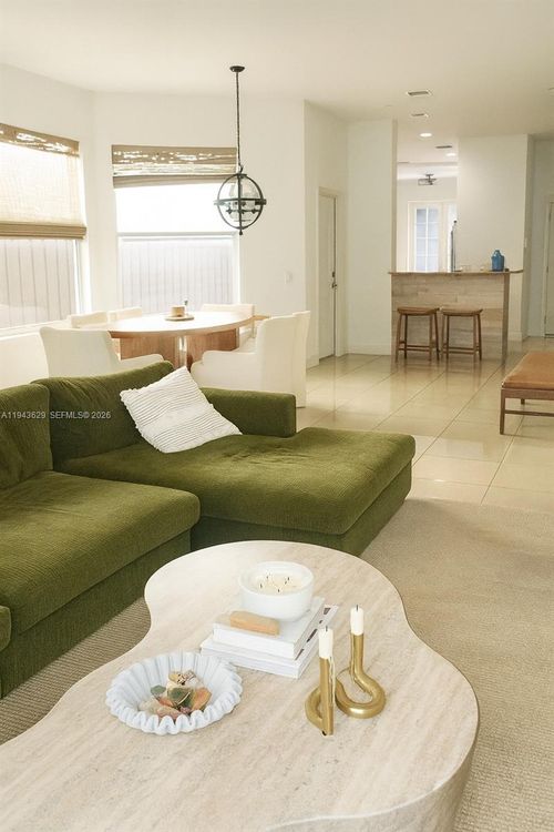 1139 Ne 3rd Ave, Fort Lauderdale, FL, 33304-1916 | Card Image