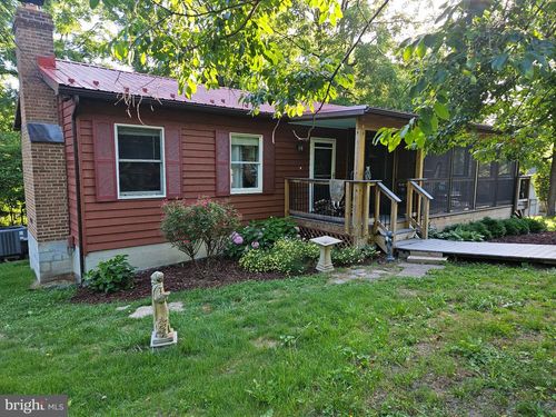 253 Persimmon Pear Ln, HARPERS FERRY, WV, 25425-6130 | Card Image