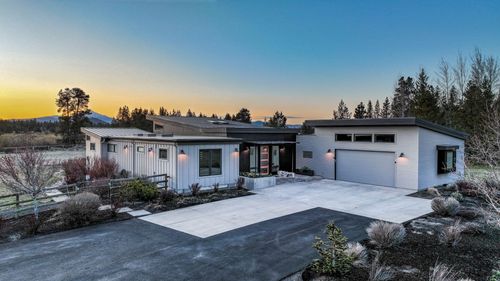 55543 Huntington Rd, Bend, OR, 97707-2529 | Card Image
