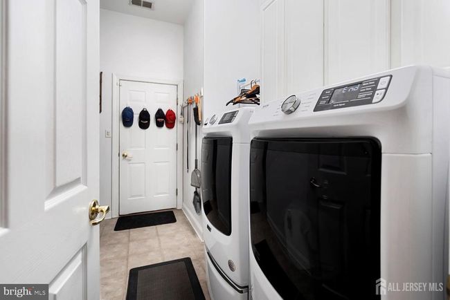25 Hagerty Ln, House other with 3 bedrooms, 2 bathrooms and null parking in Cranbury NJ | Image 5
