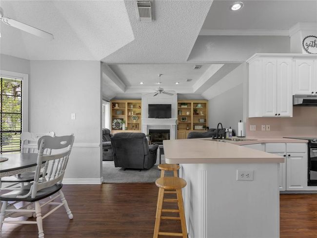 2221 Lake Forrest Dr, House other with 4 bedrooms, 3 bathrooms and 3 parking in West Columbia TX | Image 27