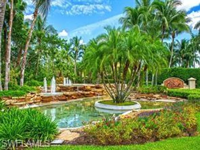 Castillo entry fountain | Image 44