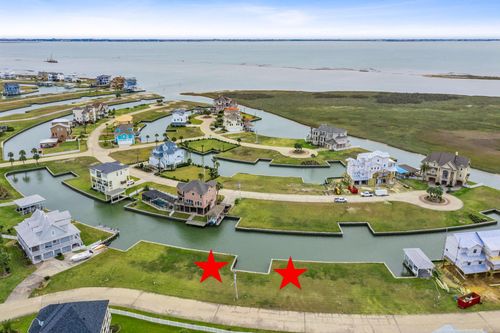 27 Isla Morada, Hitchcock, TX, 77563-3685 | Card Image