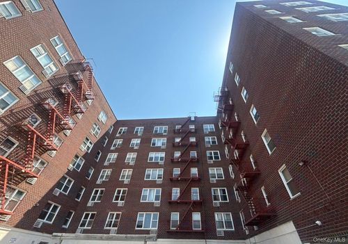 5l-101 Highland Ave, Yonkers, NY, 10705-1286 | Card Image