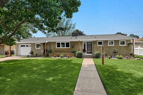 2248 Sisson Drive, La Crosse, WI, 54601 | Card Image