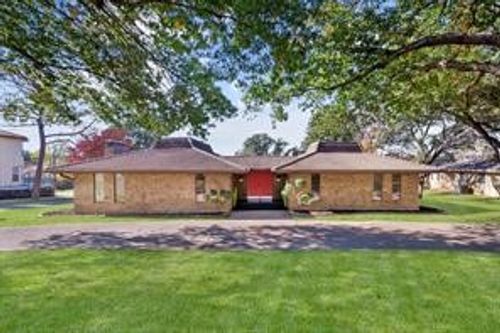 1921 Briarwood Dr, Grand Prairie, TX, 75050-2217 | Card Image