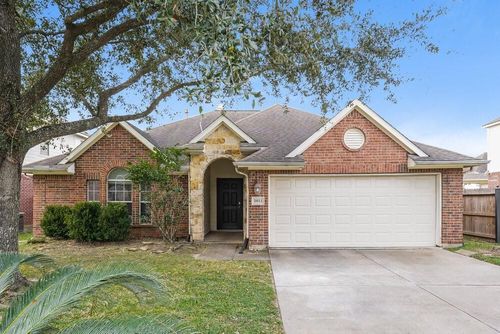 2011 Pinecreek Pass Ln, Katy, TX, 77449-7088 | Card Image
