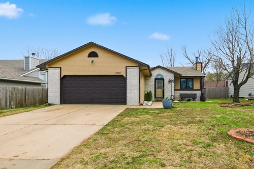 2706 S Yellowstone, Wichita, KS, 67215 | Card Image