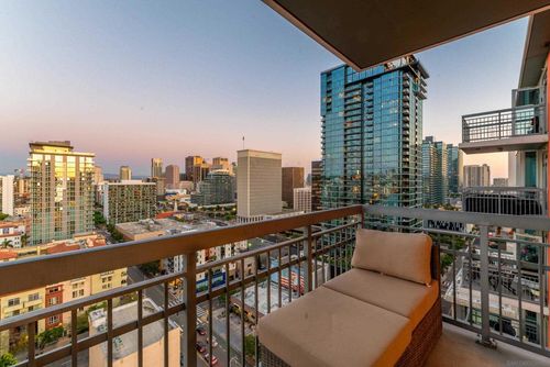 1908-300 W Beech St, San Diego, CA, 92101 | Card Image