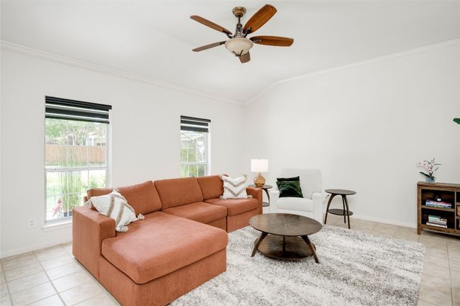 6502 Walebridge Ln, House other with 3 bedrooms, 2 bathrooms and 4 parking in Austin TX | Image 8