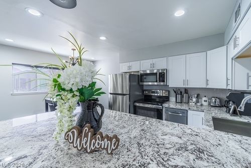 h203-350 E Desert Inn Rd, Las Vegas, NV, 89109-9025 | Card Image