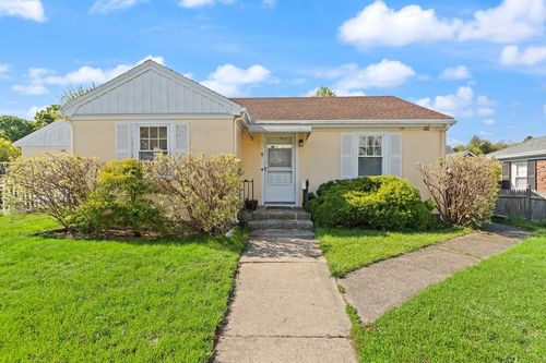 6 Corliss Ave, Gloucester, MA, 01930-1608 | Card Image