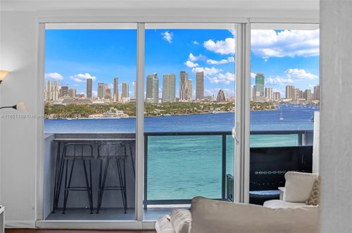 apt-1104-1200 West Ave, Miami Beach, FL, 33139-4321 | Card Image