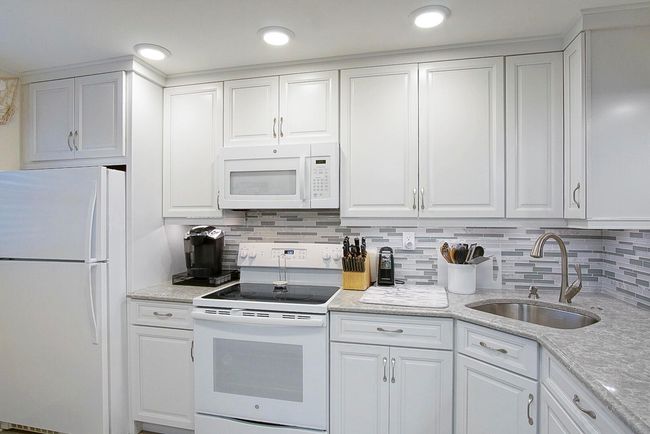APT-405 - 10310 S Ocean Dr, Condo with 2 bedrooms, 2 bathrooms and null parking in Jensen Beach FL | Image 19