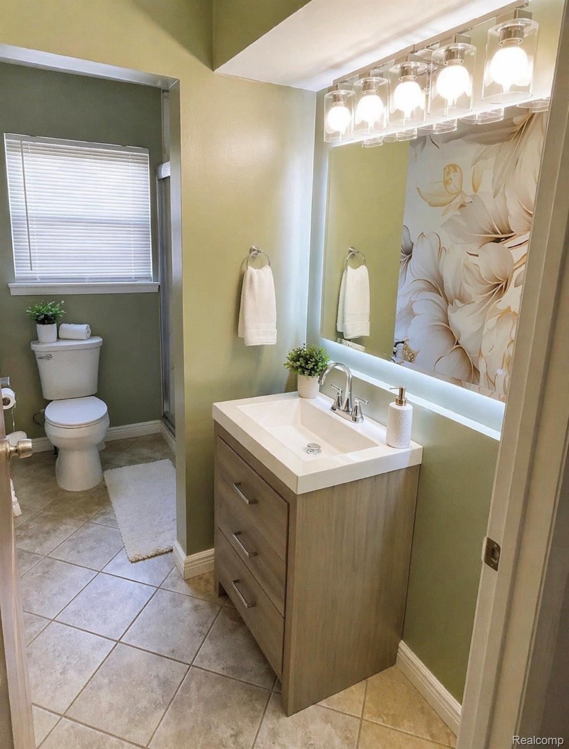 Residential Lease in Woodhaven 5