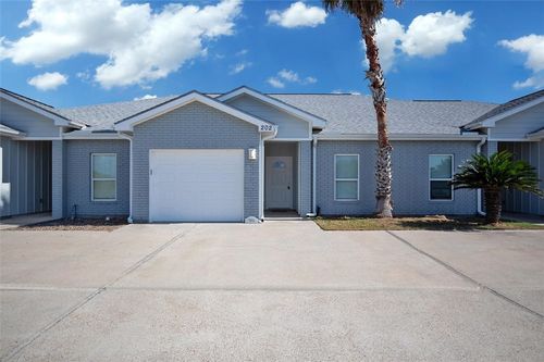 202-2915 S 11th St, Port Aransas, TX, 78373-4507 | Card Image