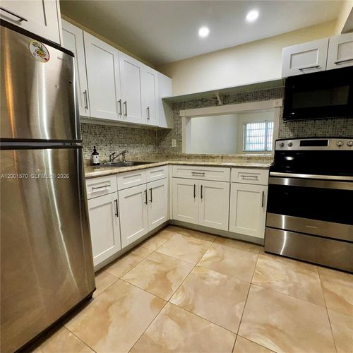 203a-215 Se 3rd Ave, Hallandale Beach, FL, 33009-5603 | Card Image