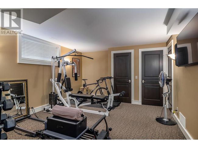 983 Westpoint Dr, House other with 4 bedrooms, 6 bathrooms and 2 parking in Kelowna BC | Image 27