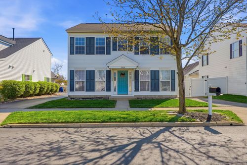 2424 Delowe St, Grove City, OH, 43123-8558 | Card Image