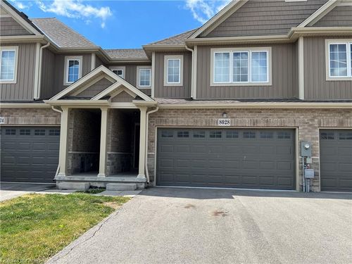 8028 Cole Crt, Niagara Falls, ON, L2G0H8 | Card Image