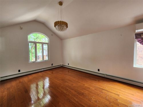 8132 252nd St, Bellerose, NY, 11426-2530 | Card Image