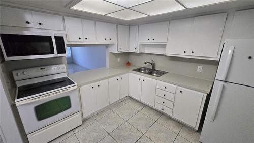 apt-209-16800 Ne 15th Ave, North Miami Beach, FL, 33162-2959 | Card Image