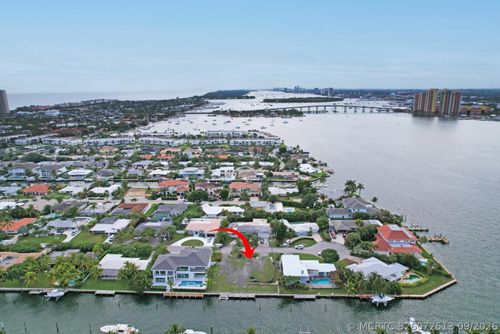 1050 Bimini Ln, Riviera Beach, FL, 33404-2704 | Card Image