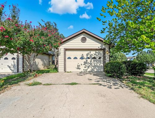 5200 Mountain Spring Trl, Fort Worth, TX, 76123-2885 | Card Image