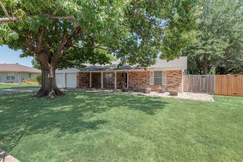 2228 Picadilly Ln, Denton, TX, 76209-8638 | Card Image