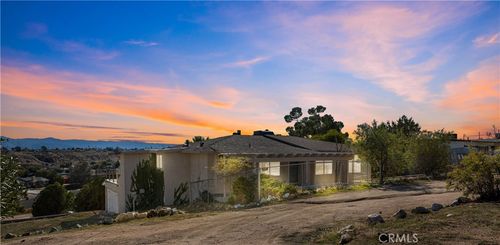 8405 Buckthorn Ave, Hesperia, CA, 92345-6805 | Card Image