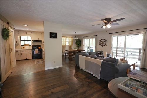 1071 Sandy Run Dr, Sparta, GA, 31087-4752 | Card Image