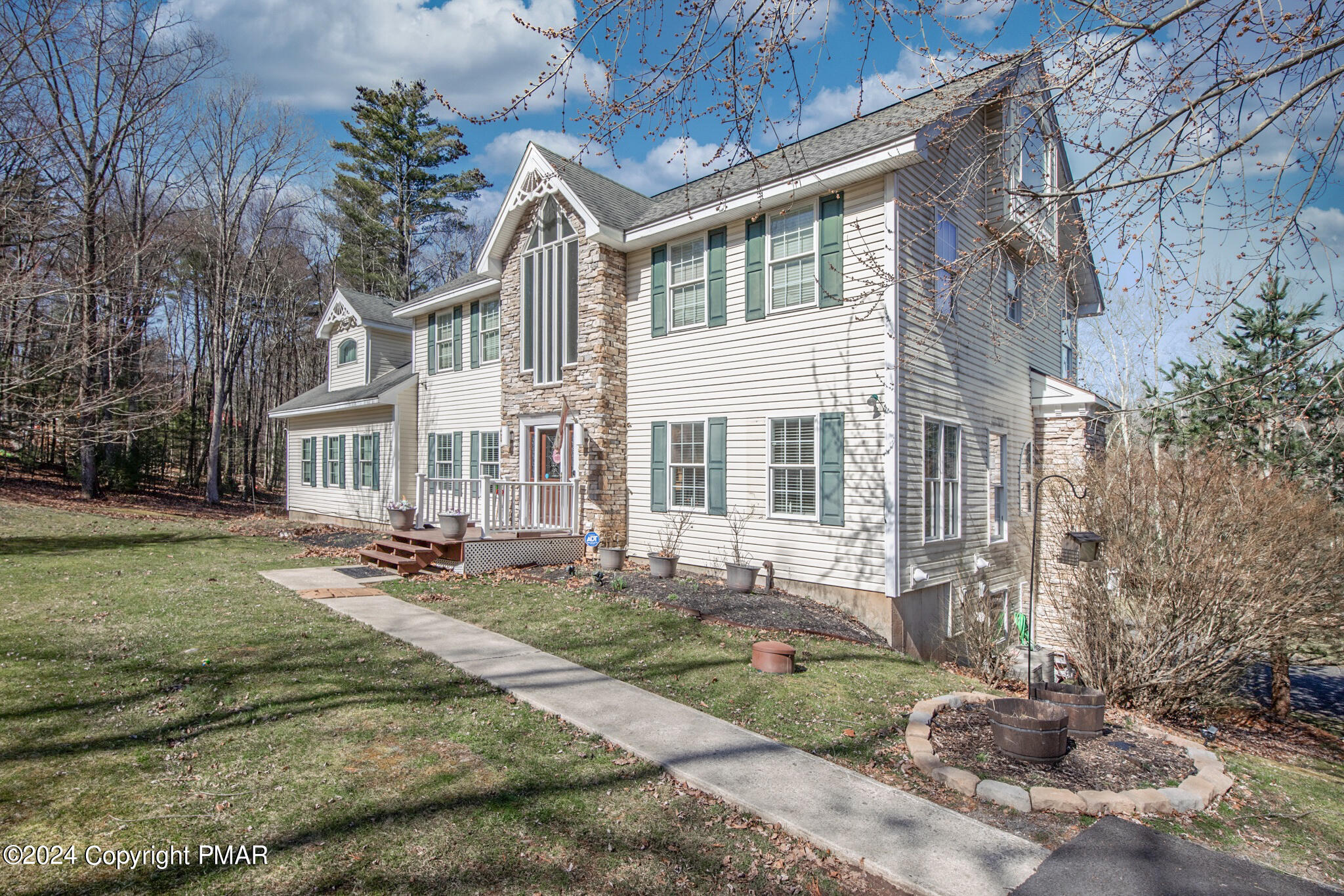 Joanne Ct, Bartonsville, PA 18321