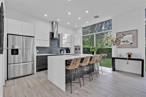 0-5720 Coral Way, Miami, FL, 33155-2202 | Card Image