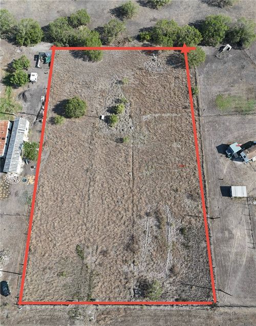 468 Jennifer Loop, Orange Grove, TX, 78372-4218 | Card Image