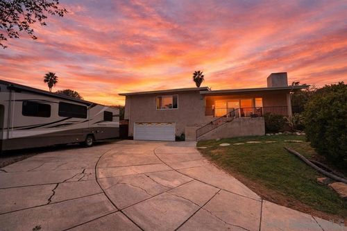 8918 Westhill Rd, Lakeside, CA, 92040-3617 | Card Image