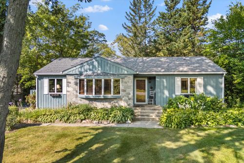 14201 N Cedarburg Rd, Mequon, WI, 53097-1413 | Card Image