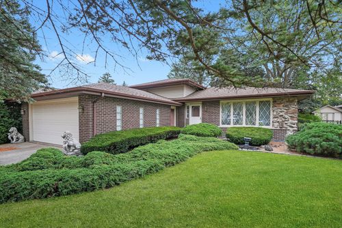 8518 Candlelight Dr W, Willow Springs, IL, 60480-1109 | Card Image