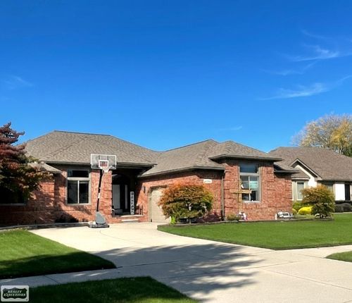 47641 Beacon Square Dr, Macomb, MI, 48044-2870 | Card Image