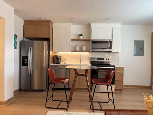 36-1901 Richmond Avenue, Houston, TX, 77098 | Card Image