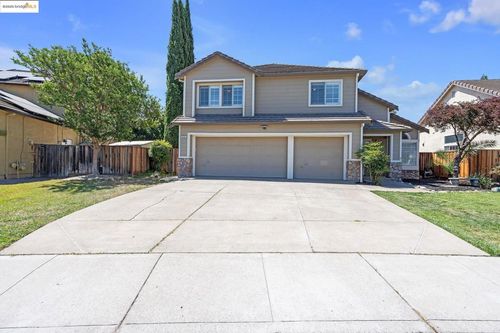 920 Woodsong Ln, Brentwood, CA, 94513-2924 | Card Image